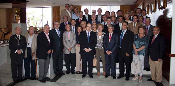 Foto de familia de los VII Premios José Meliá Sinisterra